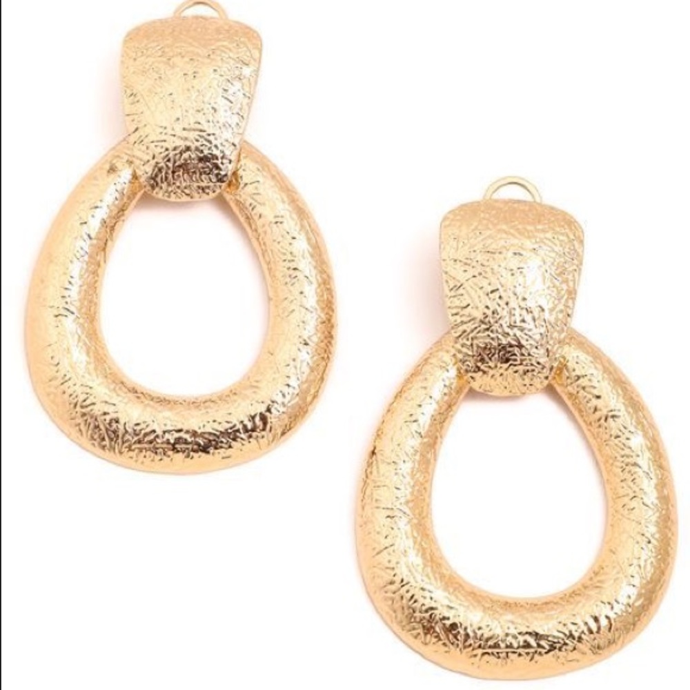 💕Classic gold accent earrings